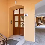 Rentero Near Charles Square